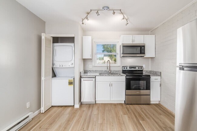 Foto del edificio - 721 Reinhard Ave