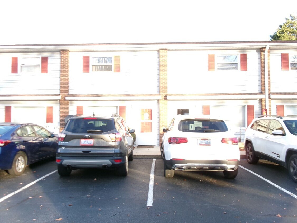 Townhouse Apartment For Rent in Kernersville House Rental in Kernersville, NC