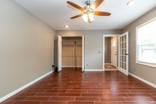 Foto del edificio - 7122 Woods Dr
