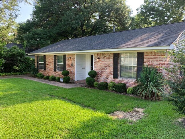 Building Photo - 7337 Wake Forrest Dr