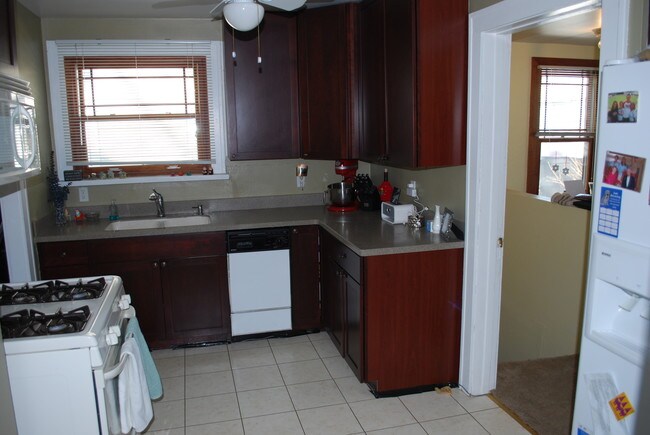Building Photo - 208 Highwood Ave