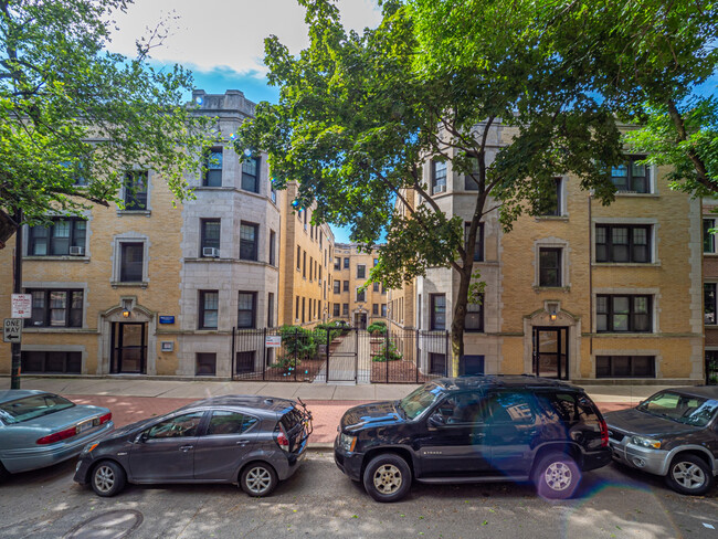 Building Photo - 427 W Belden Ave