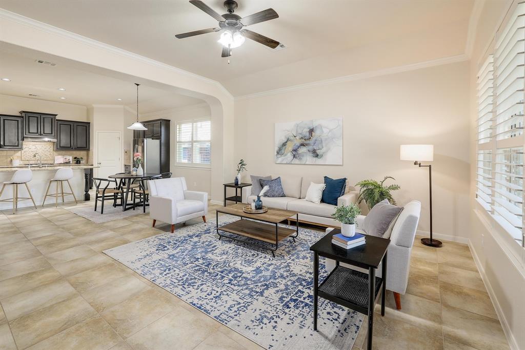 Foto principal - 1200 Falling Hills Dr