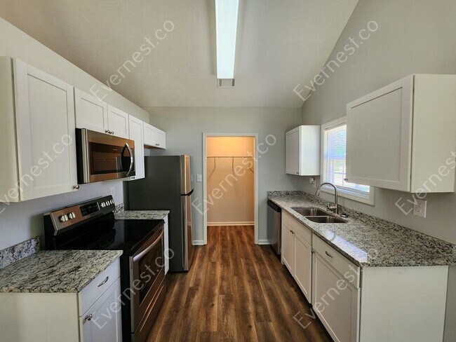 Building Photo - 230 Bridgeport Ln