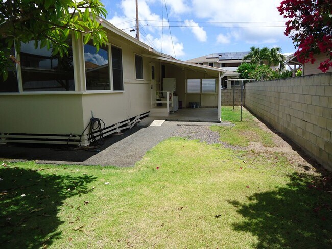 Foto del edificio - Kailua - Coconut Grove 3 bedroom / 1 bath ...