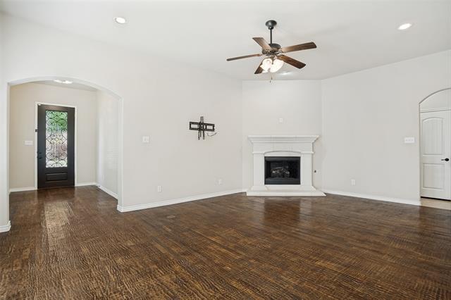 Building Photo - 9404 National Pines Dr