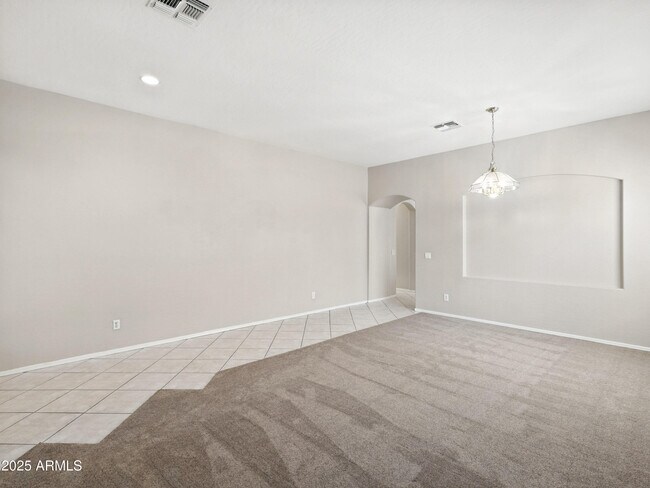 Foto del edificio - 541 N Scott Dr