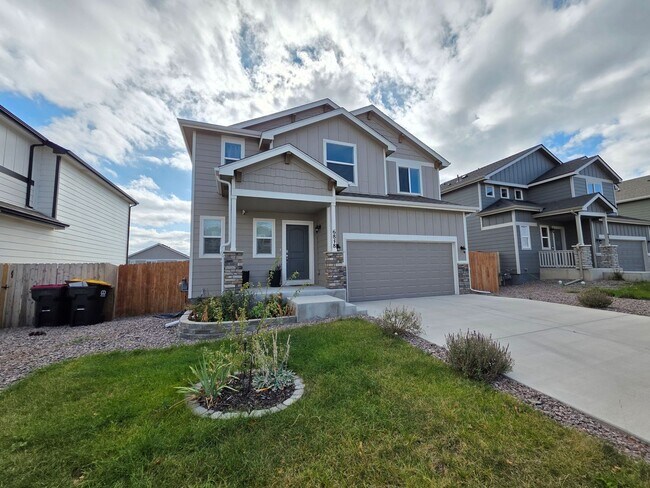 Foto del edificio - Gorgeous 4 Bed 3 bath Home In Lorson Ranch!!