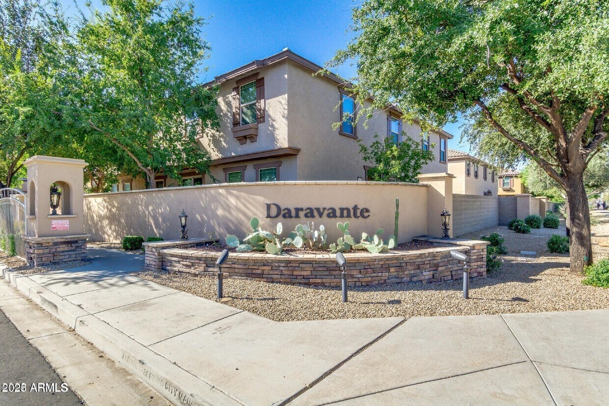 Primary Photo - 8147 W Lynwood St
