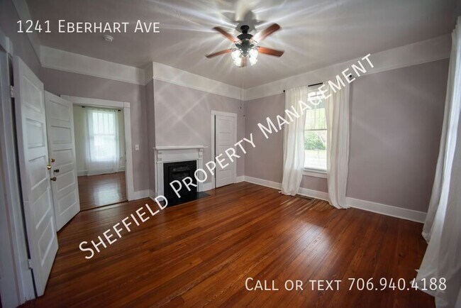 Foto del edificio - 1241 Eberhart Ave