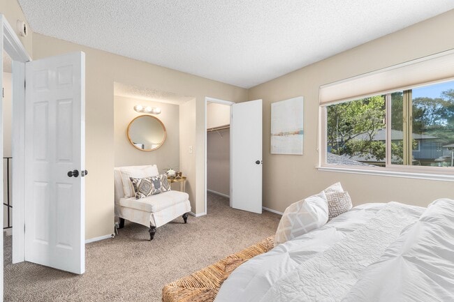 Building Photo - 930 Ponselle Ln