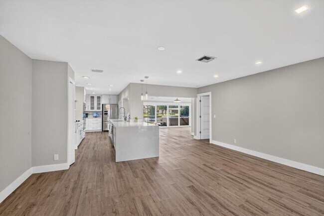 Foto del edificio - 14624 Country Side Ln