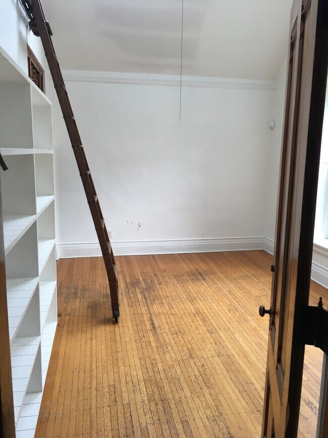 Foto del edificio - Studio Apartment Loft in historic Whittier neighborhood!