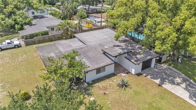 Foto del edificio - 2128 Sycamore Dr