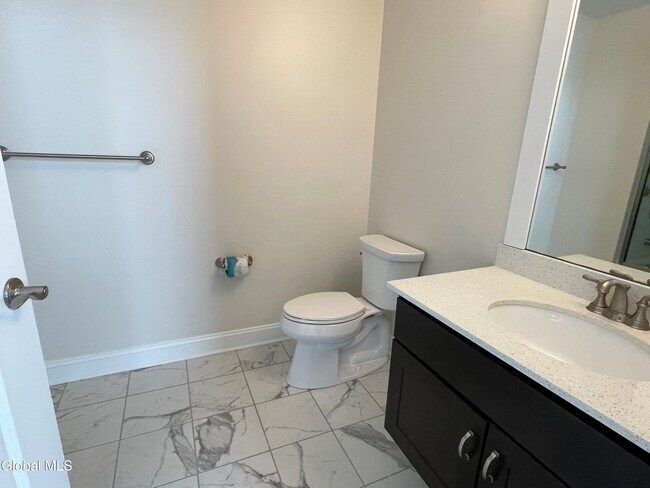 Foto del edificio - 233 Lake Ave