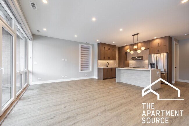 Building Photo - 2355 W Flournoy St