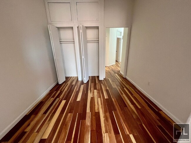 Foto del edificio - 3.5BR 1BA Floor-Through By Fort Greene Park