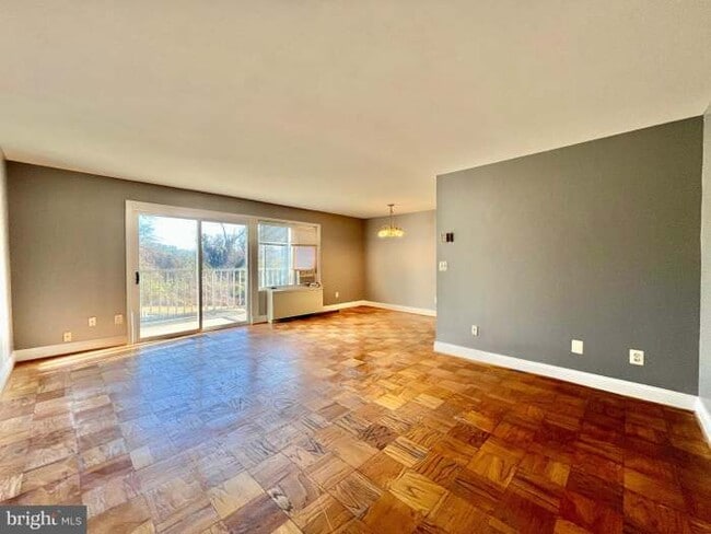 Building Photo - 1009 Chillum Rd