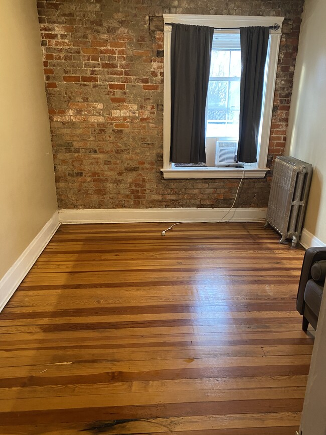 Building Photo - 4403 Brazee St