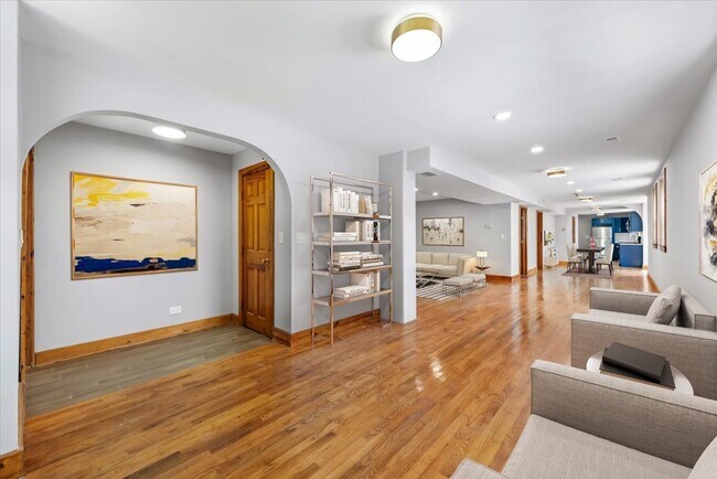 Foto del edificio - 2515 N Talman Ave
