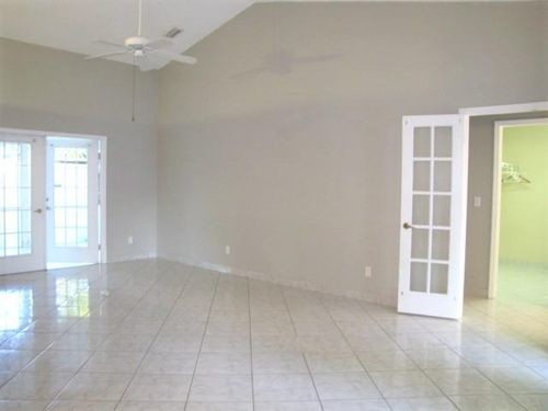 Foto del edificio - 1023 Julia Heights Dr