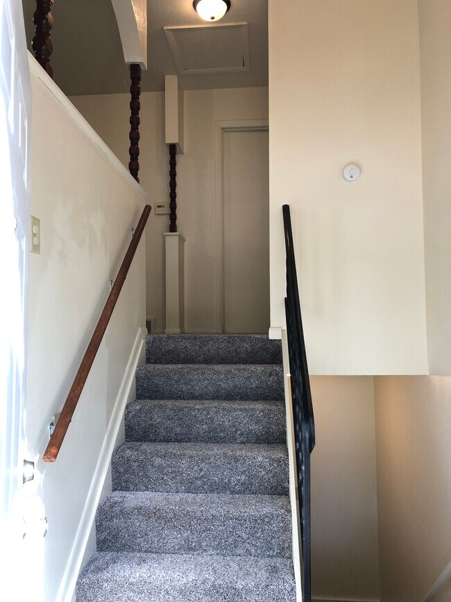 720 9th St, Colona, IL 61241 Townhome Rentals in Colona IL