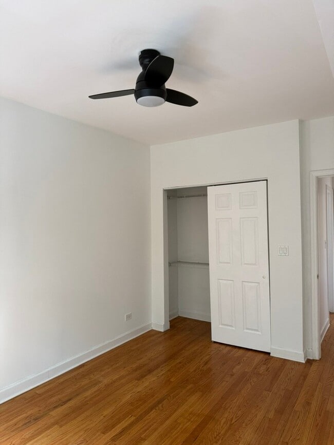 Building Photo - 4845 N Wolcott Ave