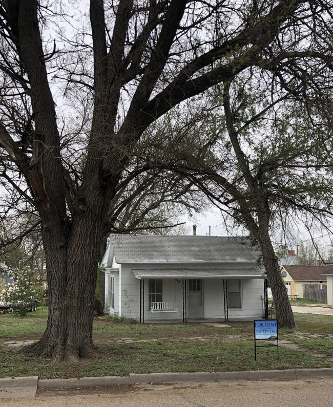 Foto del edificio - 208 E F St