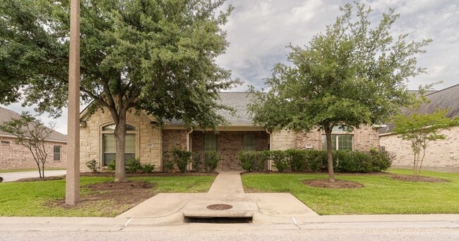 Building Photo - 117 Kleine Ln