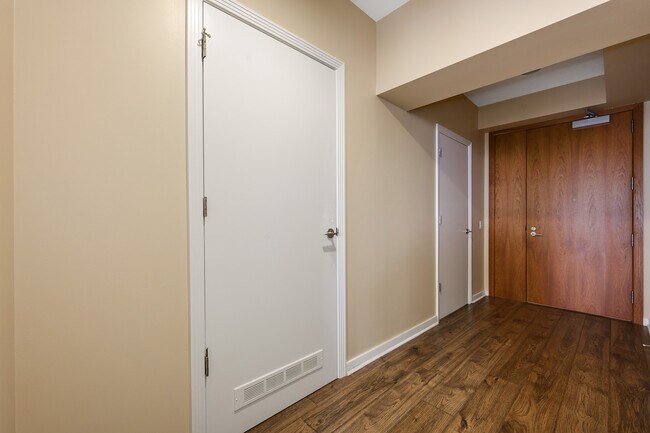 Foto del edificio - 501 N Clinton St