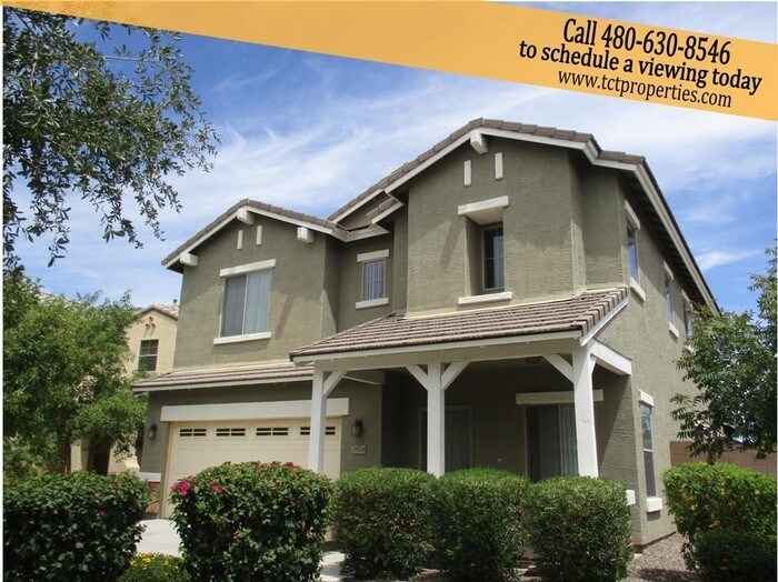 Primary Photo - Large Home in Shamrock Estates!