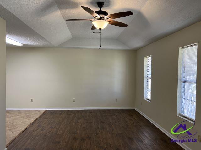 Foto del edificio - 142 Lonnie Bryant Rd