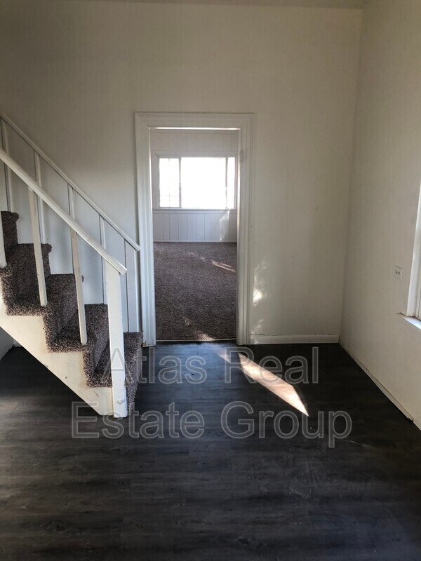 Foto del edificio - 5075 Broadway