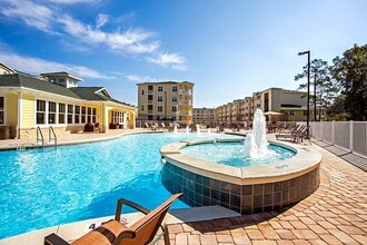 Day time pool - Brookview at Navarre Sound