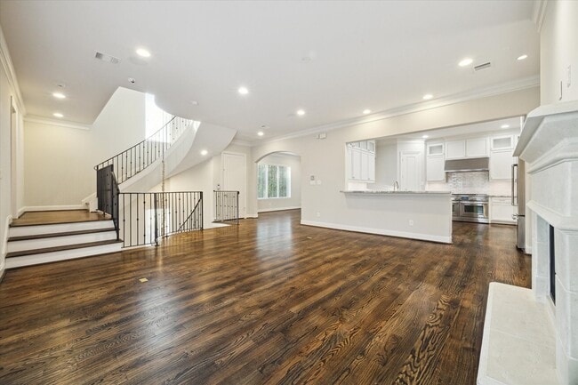 Foto del edificio - 6008 Park Cir Dr
