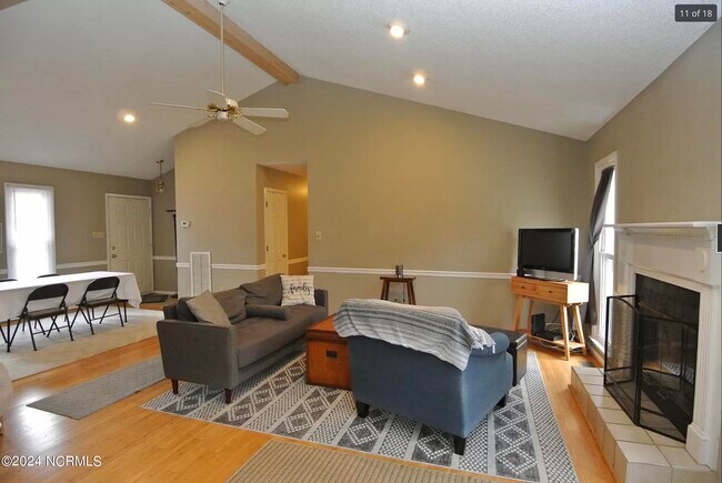 Building Photo - 3044 Red Fox Rd