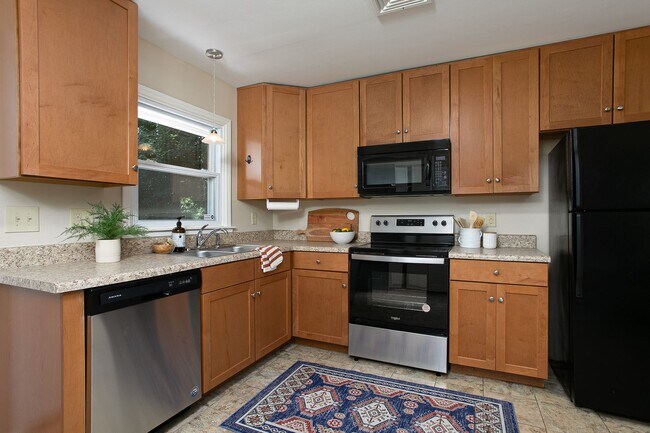 Building Photo - 433-A Northside Dr.