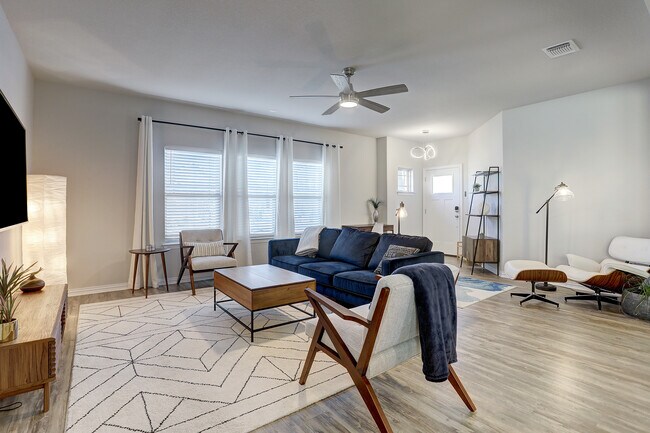 Building Photo - 8816 Sikes Way