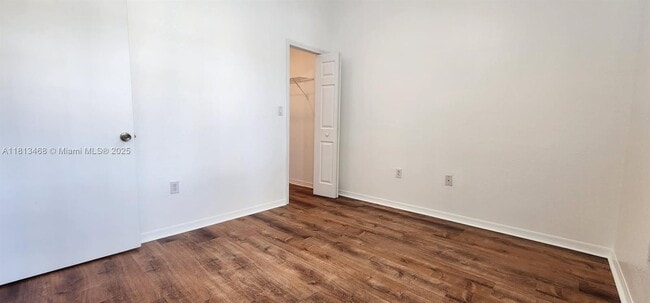 Foto del edificio - 945 NE 33rd Terrace
