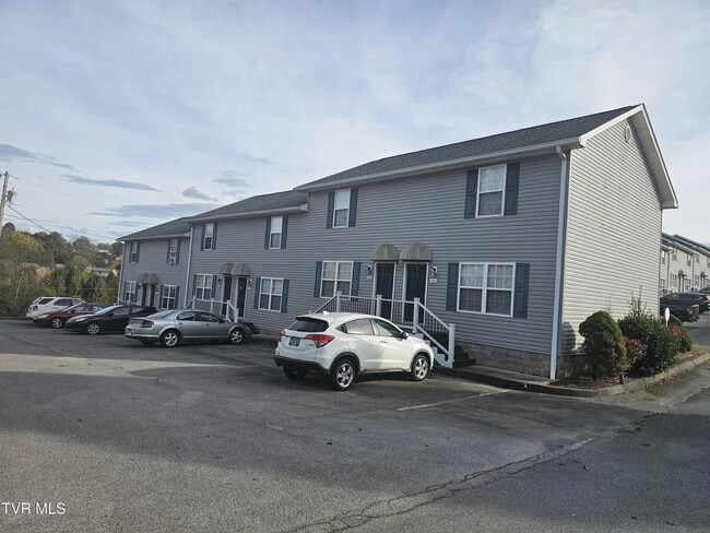 Interior Photo - Laurel Brook Community