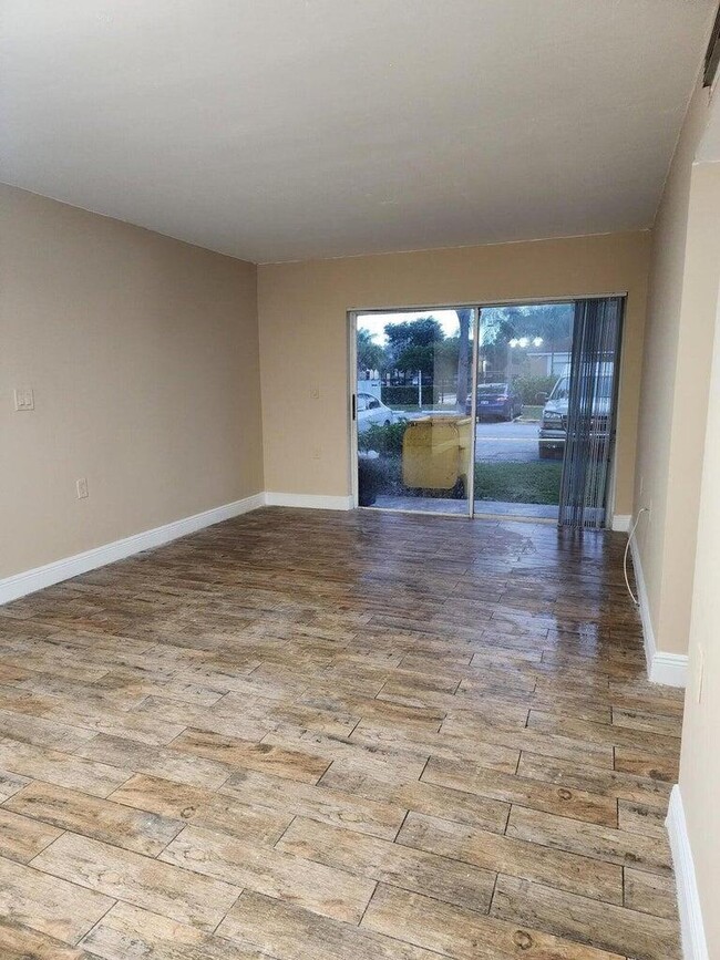 Building Photo - 1198 Lake Terry Dr