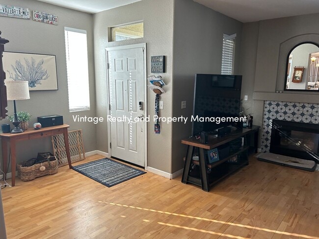 Building Photo - Charming Single-Story 3 Bedroom Home In South Natomas!!!