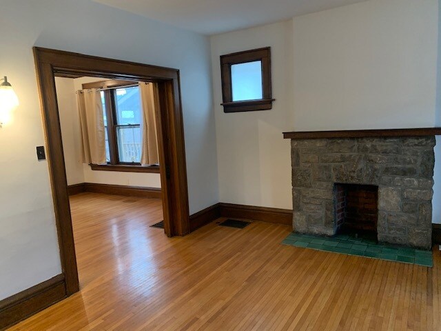 Building Photo - 258 Thurman Ave