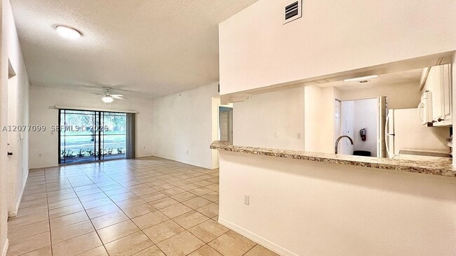 Building Photo - 3021 Alcazar Pl