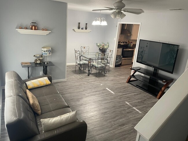 Building Photo - 1807 Treehouse Trail