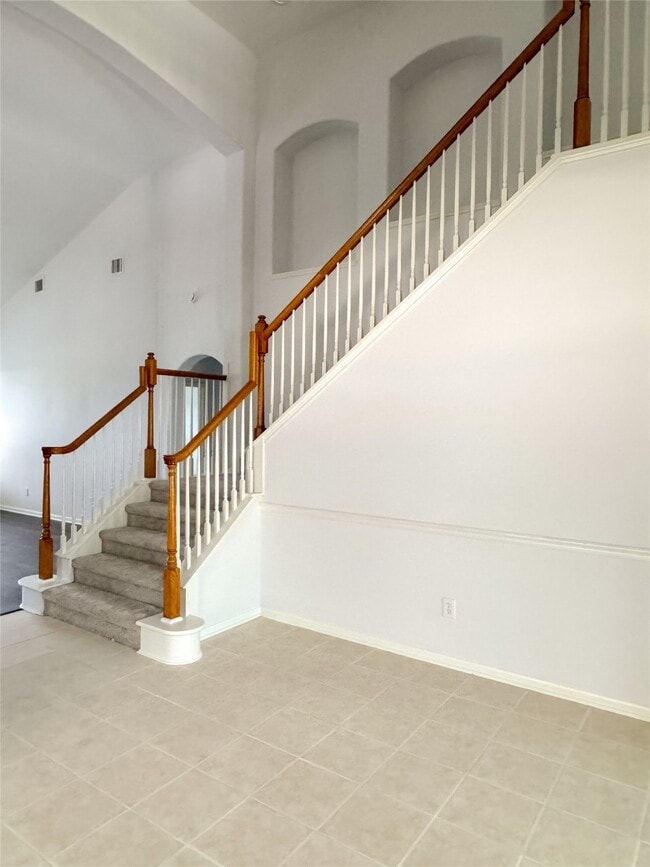 Building Photo - 2111 Blue Water Bay Dr