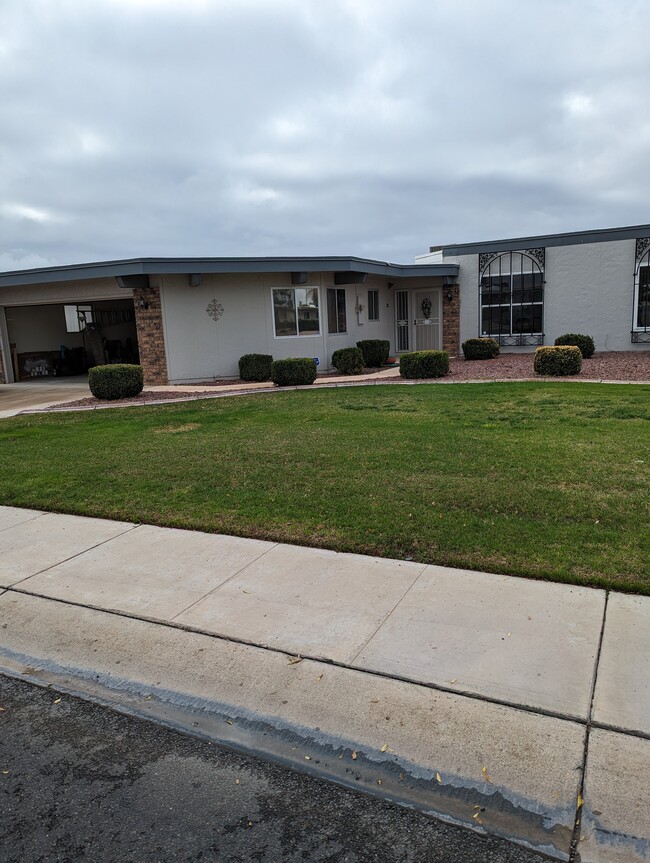 Building Photo - 10201 W Hutton Dr
