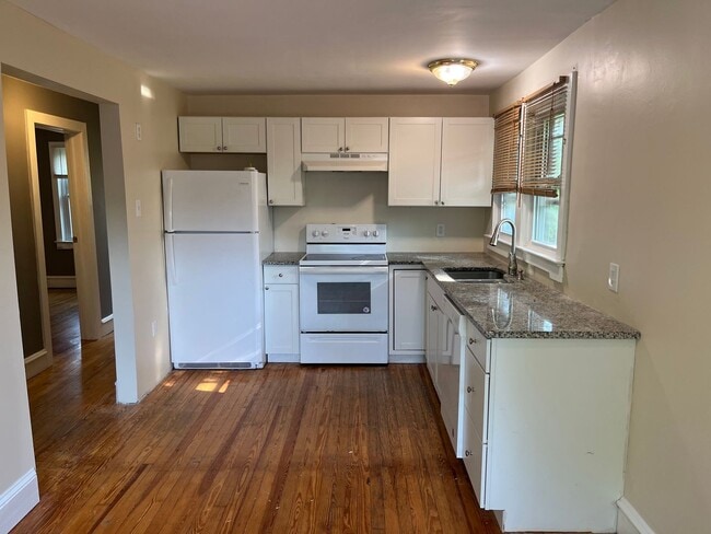 Building Photo - 112 W Highland Ave