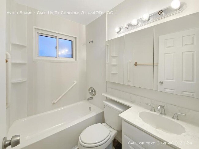 Foto del edificio - 2355 Hawthorne Manor Dr