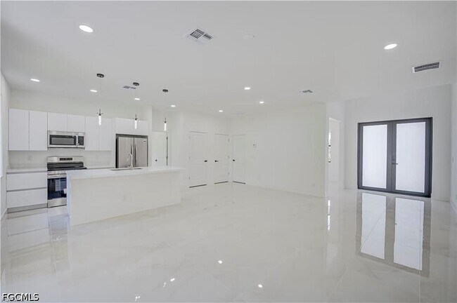 Foto del edificio - 3213 51st St W